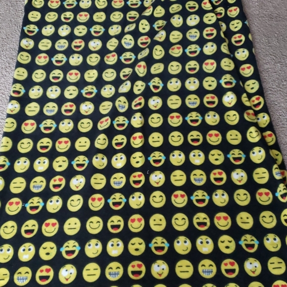 unknown Other - Emoji  throw